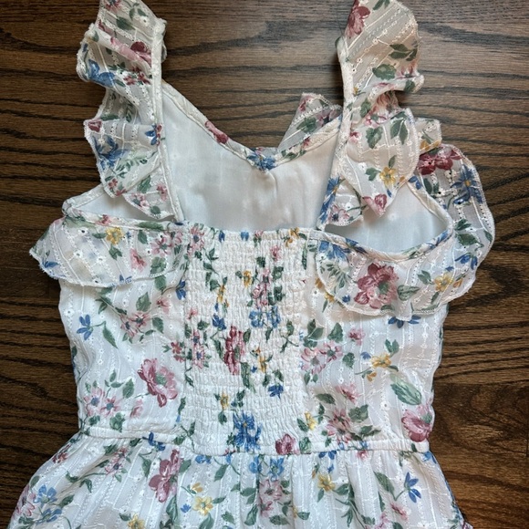 Beautiful Girls Floral Romper - lace and eyelet material - size 8 - Picture 7 of 8